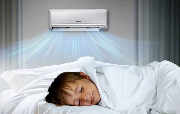 Ngủ trong điều hòa lạnh, bé trai 8 tuổi bị liệt nửa mặt ngu trong dieu hoa lanh be trai 8 tuoi bi liet co mat