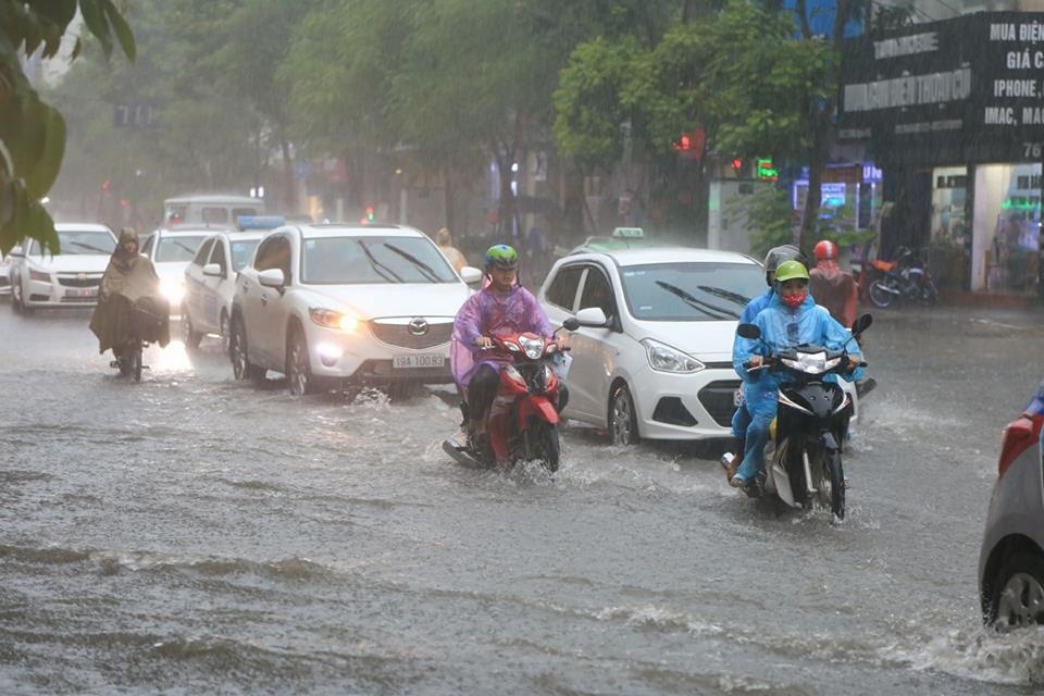 Dự báo thời tiết hôm nay 3/8: Bão số 3 gây mưa rất to ở Bắc Bộ du bao thoi tiet ngay mai 38 bao so 3 gay mua rat to o bac bo