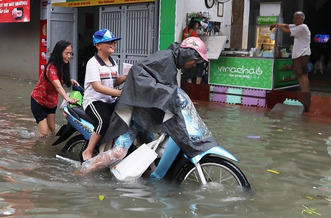 Hà Nội: Những điểm ngập nặng do mưa lớn sau bão số 3 ha noi nhung diem ngap nang do mua lon sau bao so 3
