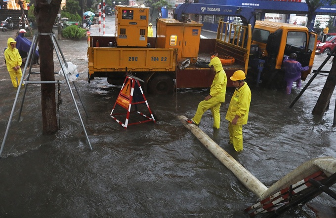 Hà Nội: Những điểm ngập nặng do mưa lớn sau bão số 3 ha noi nhung diem ngap nang do mua lon sau bao so 3
