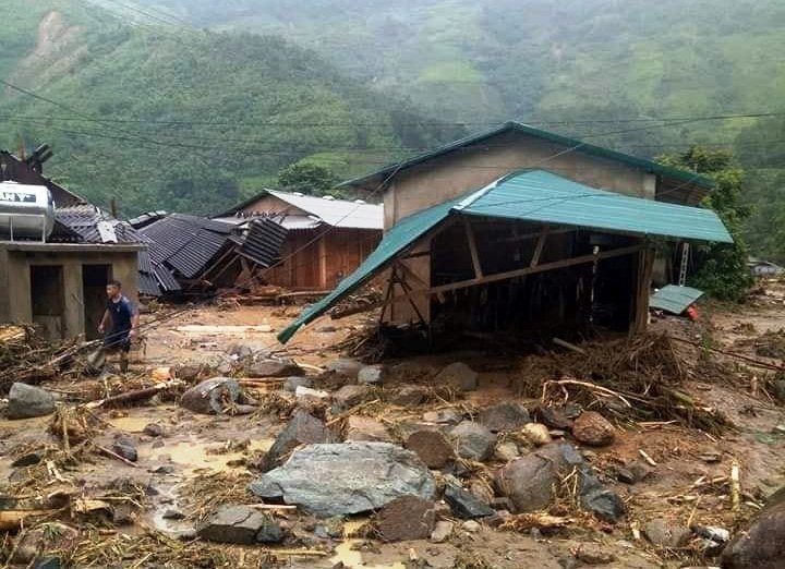 Mưa lũ sau bão số 3 khiến 2 người chết, 13 người mất tích mua lu sau bao so 3 khien 2 nguoi chet 13 nguoi mat tich
