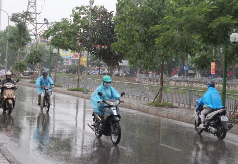 Dự báo thời tiết ngày mai 7/8: Bắc Bộ nắng nóng, Nam Bộ mưa dông du bao thoi tiet ngay mai 78 bac bo nang nong nam bo mua dong