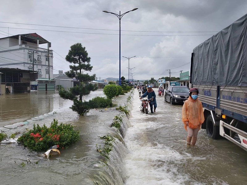 mua lon ngap lut o phu quoc keo dai den khi nao