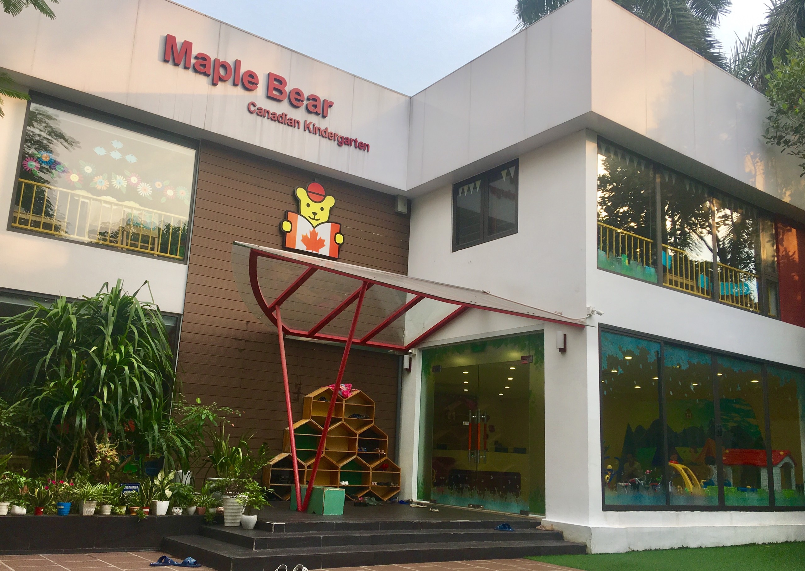 Mầm non Maple Bear Westlake Point nhốt trẻ vào tủ đồ: Đóng cửa trước ngày 30/8 mam non maple bear westlake point nhot tre vao tu do dong cua truoc ngay 308