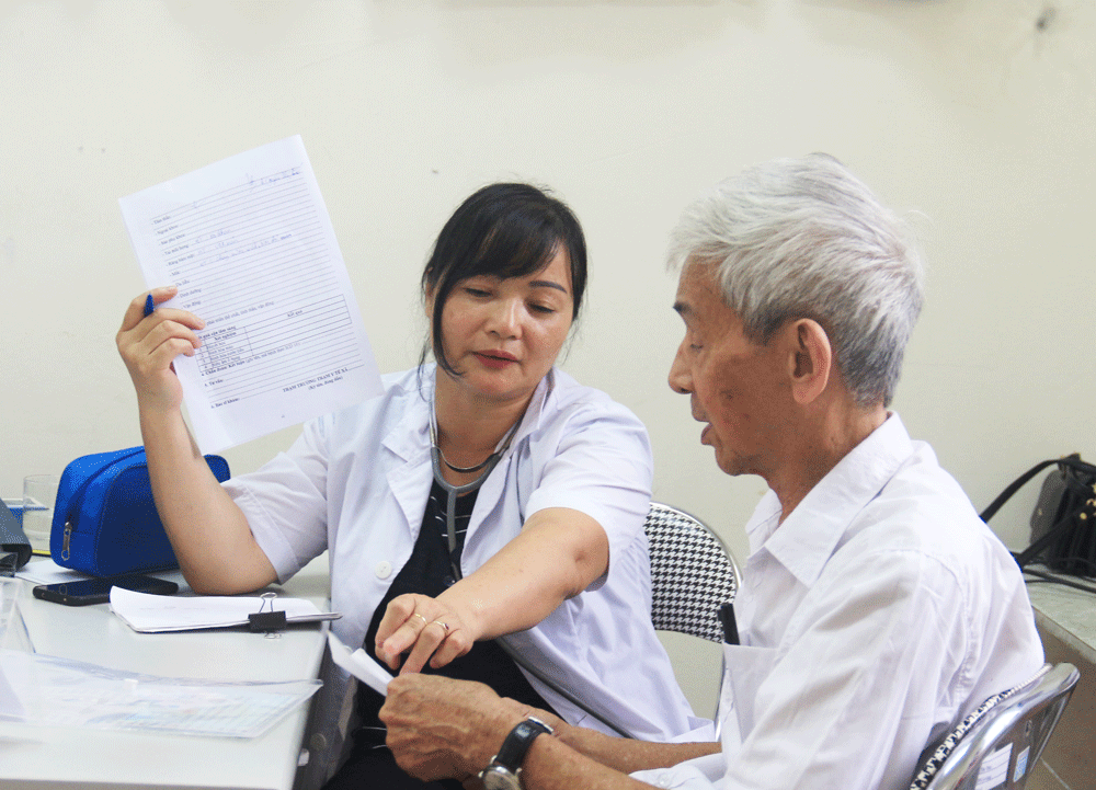 Công ty Rạng Đông gian dối, 320 người phải xét nghiệm thủy ngân cong ty rang dong gian doi thuy ngan long 320 nguoi phai xet nghiem thuy ngan