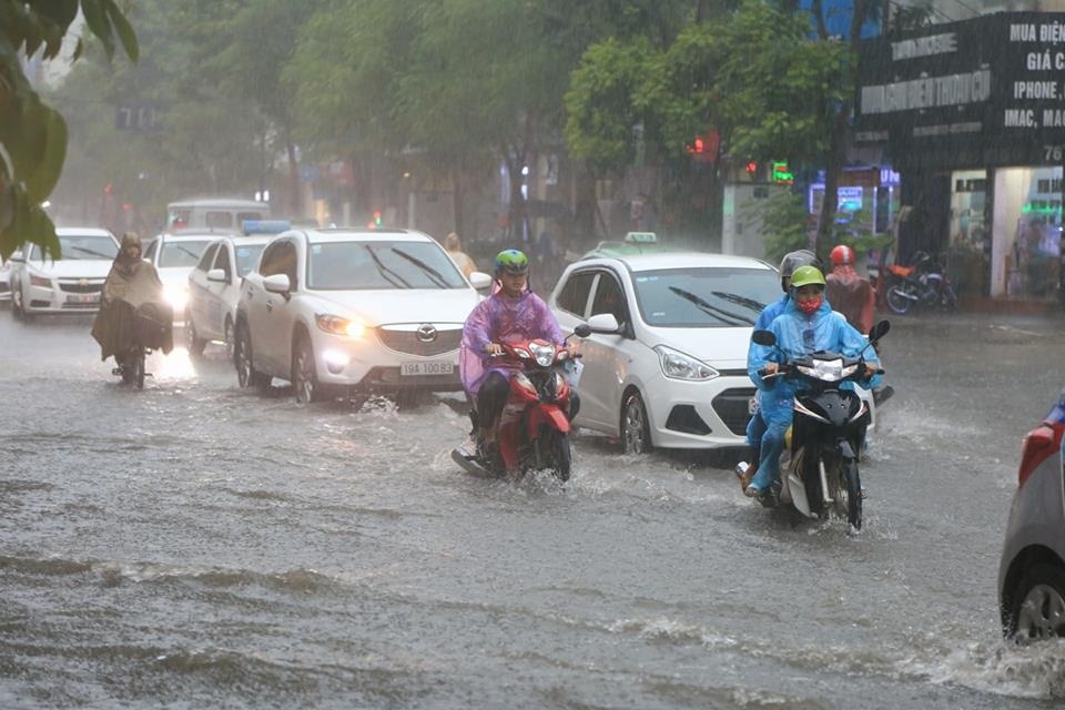 Cuối tuần, dự báo thời tiết Bắc Bộ mưa dông, lốc sét cuoi tuan du bao thoi tiet bac bo mua dong loc set