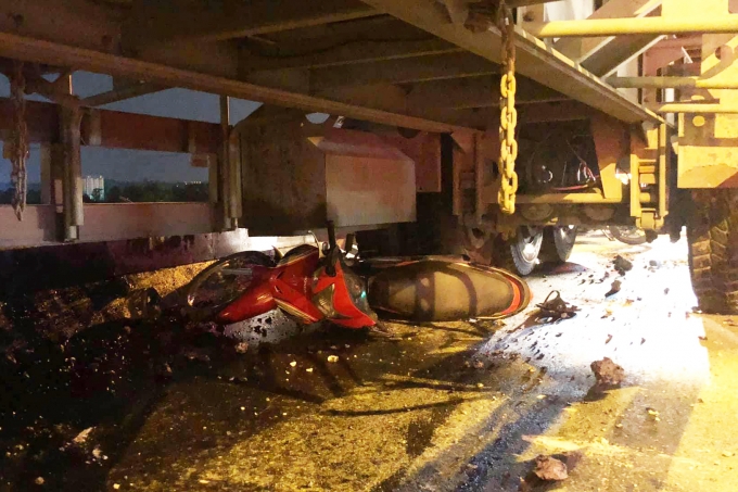 Tài xế container đâm liên hoàn, hất văng người từ cầu Thanh Trì là ai? tai xe container dam lien hoan hat vang nguoi tu cau thanh tri la ai