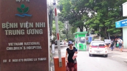 be 3 tuoi bi bo quen tren xe dua don o bac ninh bao cao cham nhat ngay 169