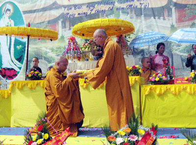 Đại đức Thích Thanh Toàn là sư trụ trì chùa Nga Hoàng từ năm 2008 dai duc thich thanh toan la su tru tri chua nga hoang tu nam 2008