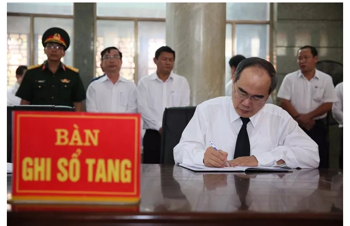 Xúc động tang lễ anh hùng phi công Nguyễn Văn Bảy tại TP HCM xuc dong tang le anh hung phi cong nguyen van bay tai tp hcm