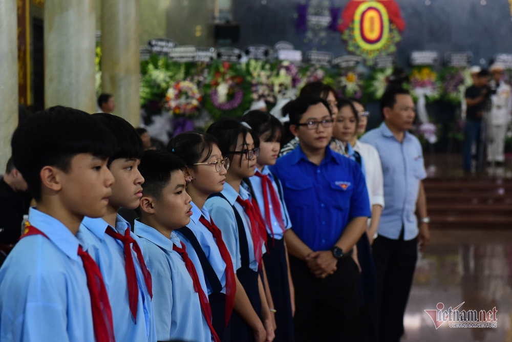 Xúc động tang lễ anh hùng phi công Nguyễn Văn Bảy tại TP HCM xuc dong tang le anh hung phi cong nguyen van bay tai tp hcm