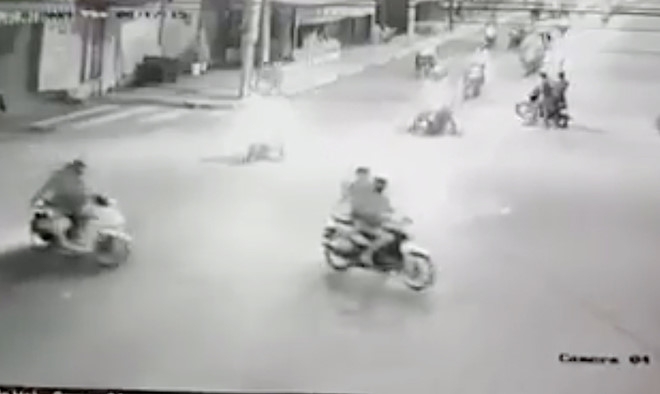 Biên Hoà: Cầm mã tấu truy đuổi dân phòng, 8 thanh niên bị bắt cam ma tau truy duoi dan phong 8 thanh nien bi bat