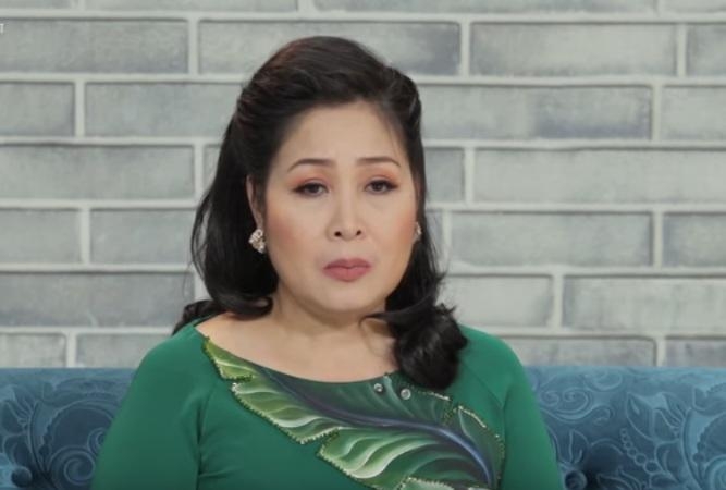 14 năm hoạt động, NSND Hồng Vân tuyên bố đóng cửa sân khấu kịch Superbowl 14 nam hoat dong nsnd hong van tuyen bo dong cua san khau kich superbowl