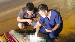 va cham voi xe dau keo ca gia dinh thuong vong o tphcm