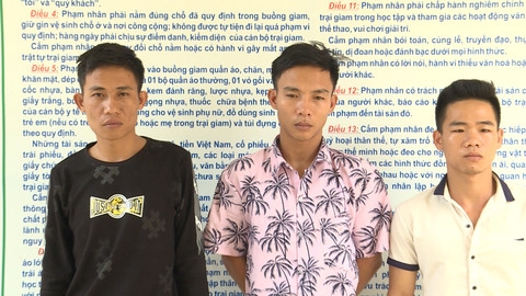 Vĩnh Phúc: Giải cứu 13 cô gái bị giam lỏng để phục vụ khách karaoke vinh phuc giai cuu 13 co gai bi giam long de phuc vu khach karaoke