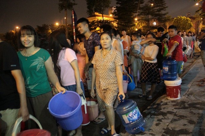 ha noi xet nghiem nuoc mien phi cho khu vuc dung nuoc song da