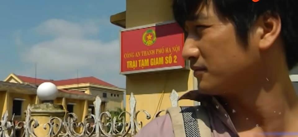 Hoa hồng trên ngực trái: Thái vào trại giam, Trà bị đánh dập mặt hoa hong tren nguc trai thai vao trai giam tra bi danh dap mat