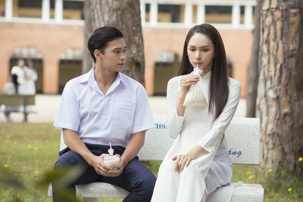 Lời bài hát-Lyrics “Anh ta bỏ em rồi” – Hương Giang loi bai hat anh ta bo em roi huong giang