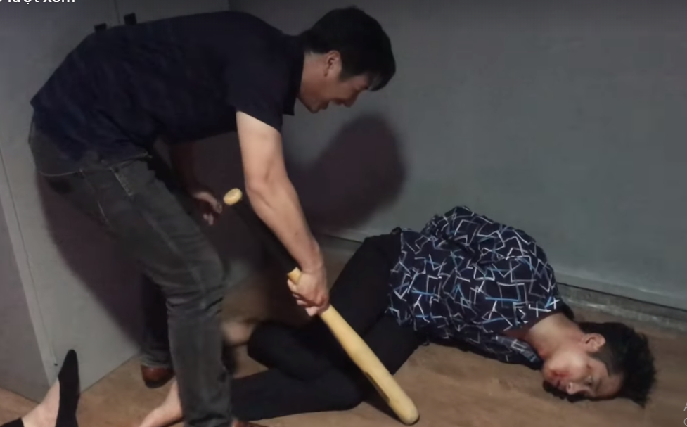 Hoa hồng trên ngực trái: Thái điên cuồng trả thù trong đau đớn, phẫn uất hoa hong tren nguc trai thai dien cuong tra thu trong dau don phan uat