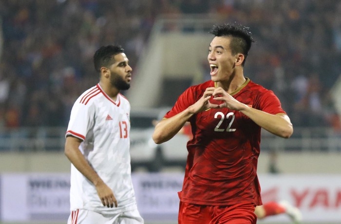 viet nam ha uae xep hang bang g vong loai world cup 2022 ra sao