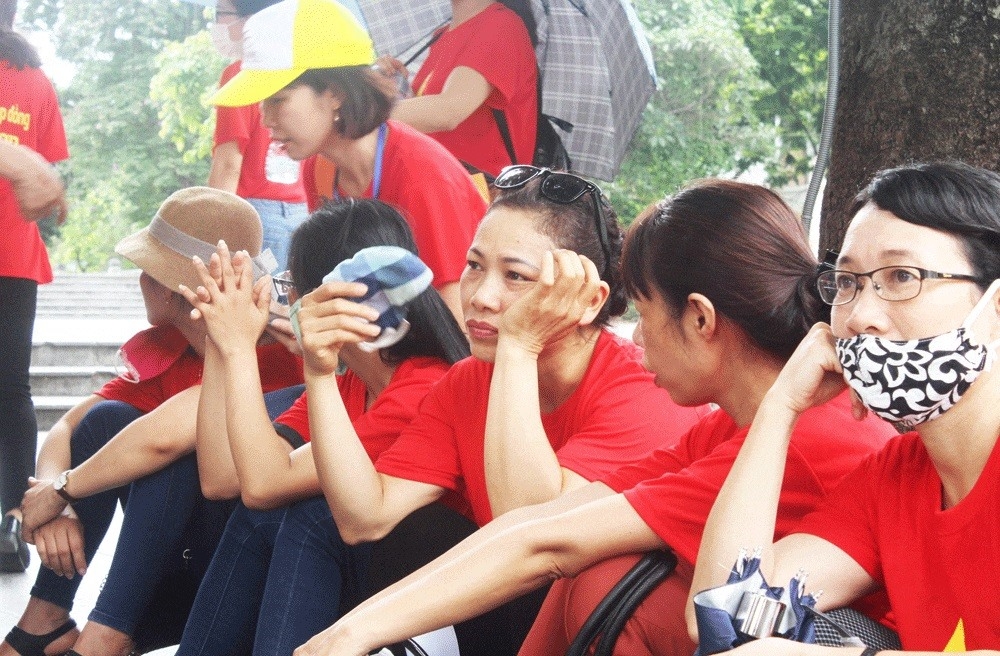 Hà Nội sáng hỏa tốc dừng thi viên chức giáo dục, chiều yêu cầu tiếp tục ha noi sang hoa toc dung thi vien chuc giao duc chieu yeu cau tiep tuc