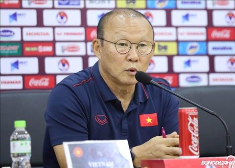 HLV Park Hang Seo: Anh ta cứ cười mỉa, tôi sẵn sàng chiến đấu! hlv park hang seo anh ta cu cuoi mia toi san sang chien dau