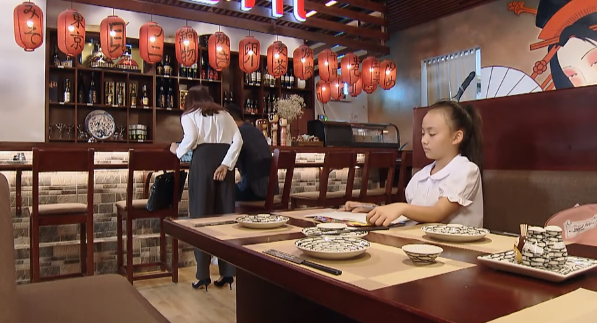 Hoa hồng trên ngực trái tập 37: Bảo đánh Thái ‘nhừ tử’ vì trộm vé số độc đắc của Khuê hoa hong tren nguc trai tap 37 bao danh thai nhu tu vi trom ve so doc dac cua khue