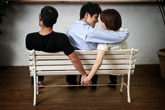9 dấu hiệu tố người bạn đời bắt đầu ngoại tình tư tưởng 9 dau hieu to nguoi ban doi bat dau ngoai tinh tu tuong