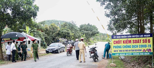A checkpoint has been set up in Luc Ngan district to s A checkpoint has been set up in Luc Ngan district to s