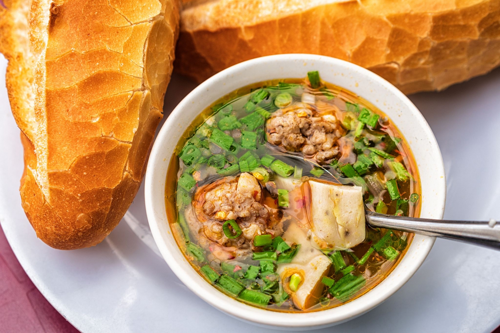 American Youtuber recommends three must-try dishes in Da Lat American Youtuber recommends three must-try dishes in Da Lat