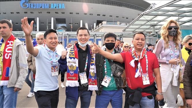 Vietnamese youths in Russia help football fans get Euro 2020 tickets Vietnamese youths in Russia help football fans get Euro 2020 tickets