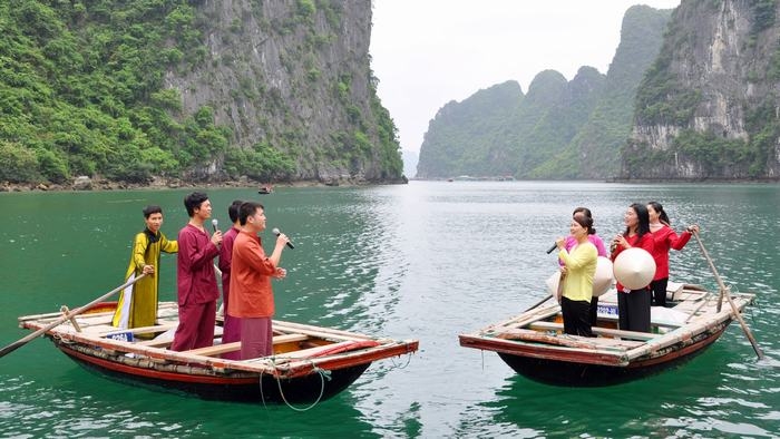 Photo Ha Long Bay Tours Photo Ha Long Bay Tours