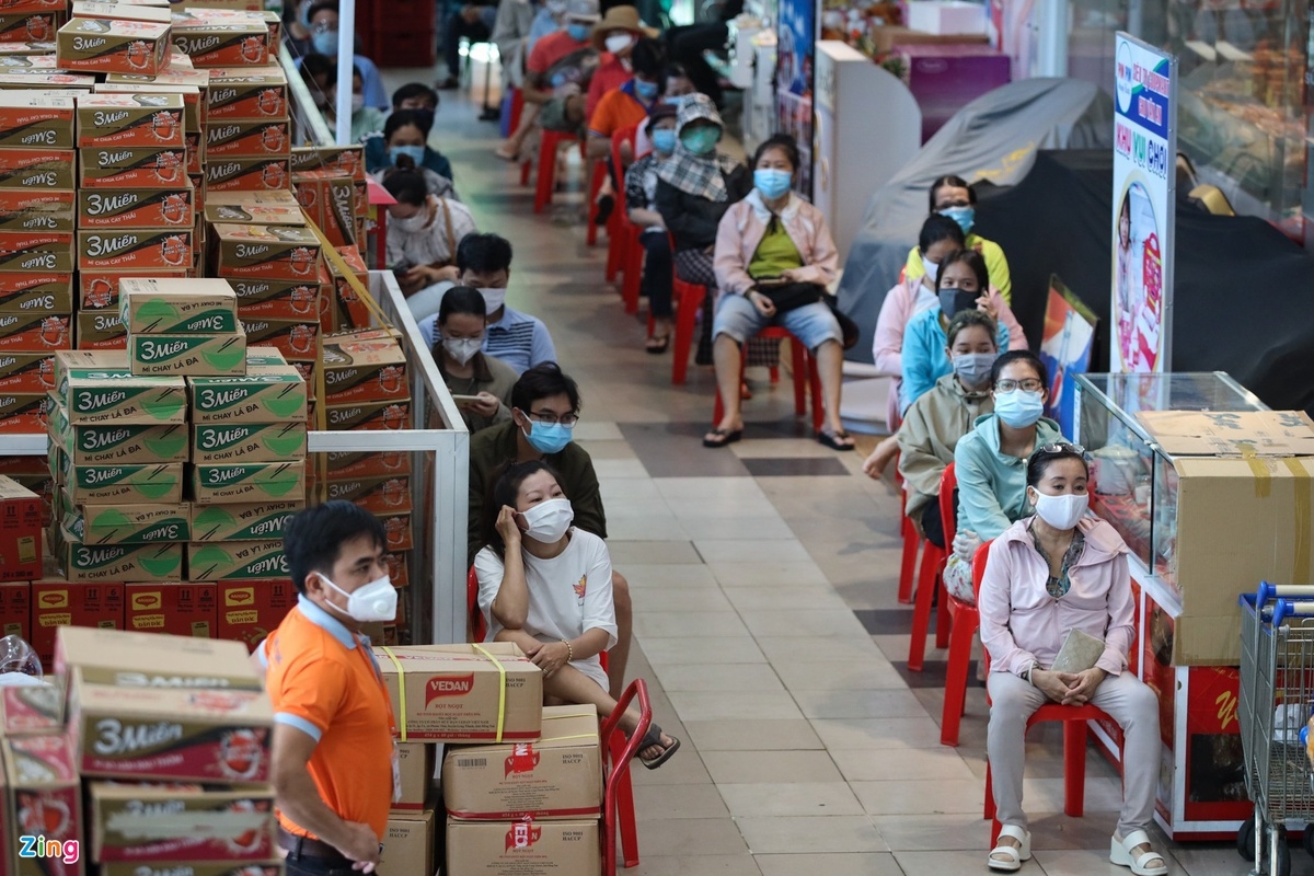 Expats in Ho Chi Minh City Experience Shopping with Market Entrance Tickets Expats in Ho Chi Minh City Experience Shopping with Market Entrance Tickets