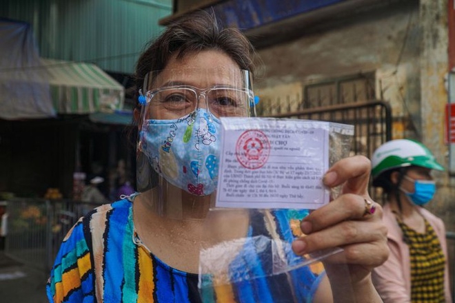 Expats in Ho Chi Minh City Experience Shopping with Market Entrance Tickets Expats in Ho Chi Minh City Experience Shopping with Market Entrance Tickets