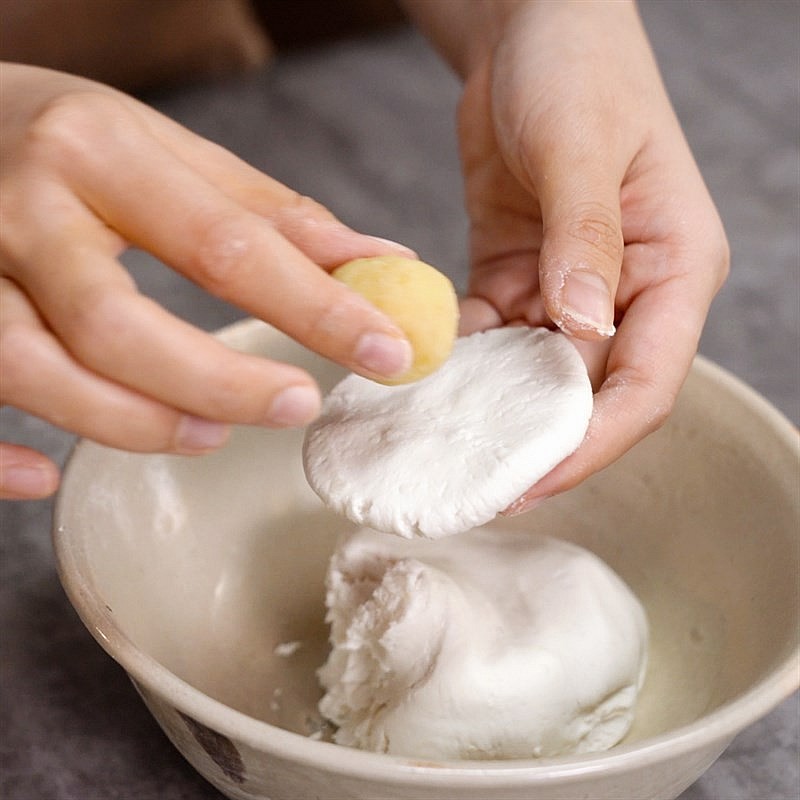 How To Make Colorful Floating Rice-Ball Pudding How To Make Colorful Floating Rice-Ball Pudding
