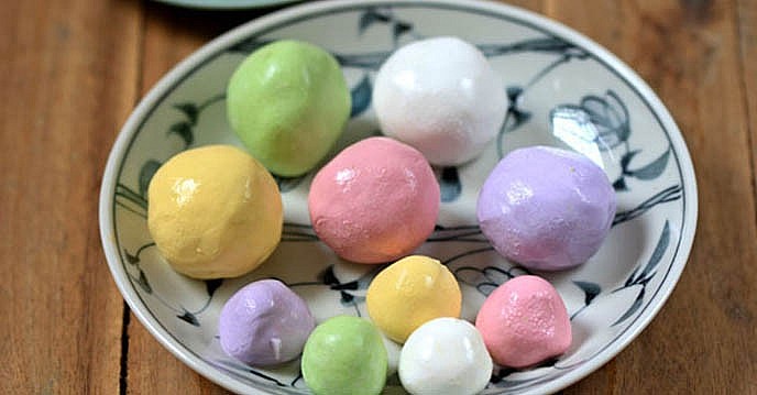 How To Make Colorful Floating Rice-Ball Pudding How To Make Colorful Floating Rice-Ball Pudding