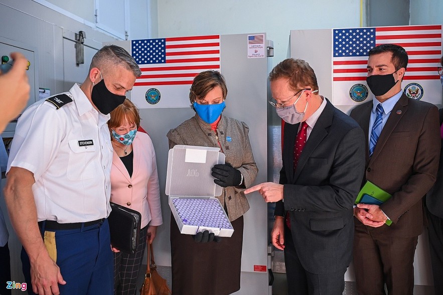 A Close Look At Ultra-Low Temperature Freezers Donated To Vietnam By The US A Close Look At Ultra-Low Temperature Freezers Donated To Vietnam By The US