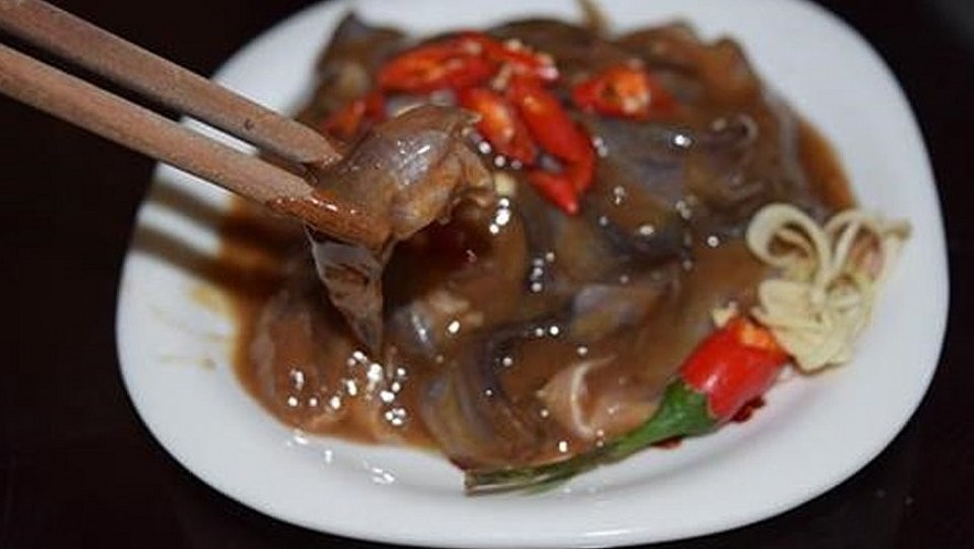Salt fish sauce is a dispensable ingredient. Photo Zozo Salt fish sauce is a dispensable ingredient. Photo Zozo