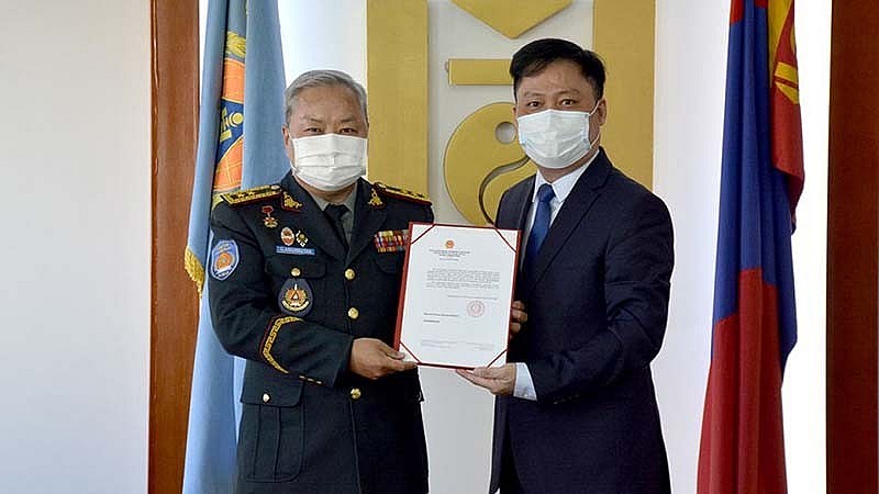 Vietnam donates 50,000 USD to help Mongolia in the fight against Covid-19 Vietnam donates 50,000 USD to help Mongolia in the fight against Covid-19