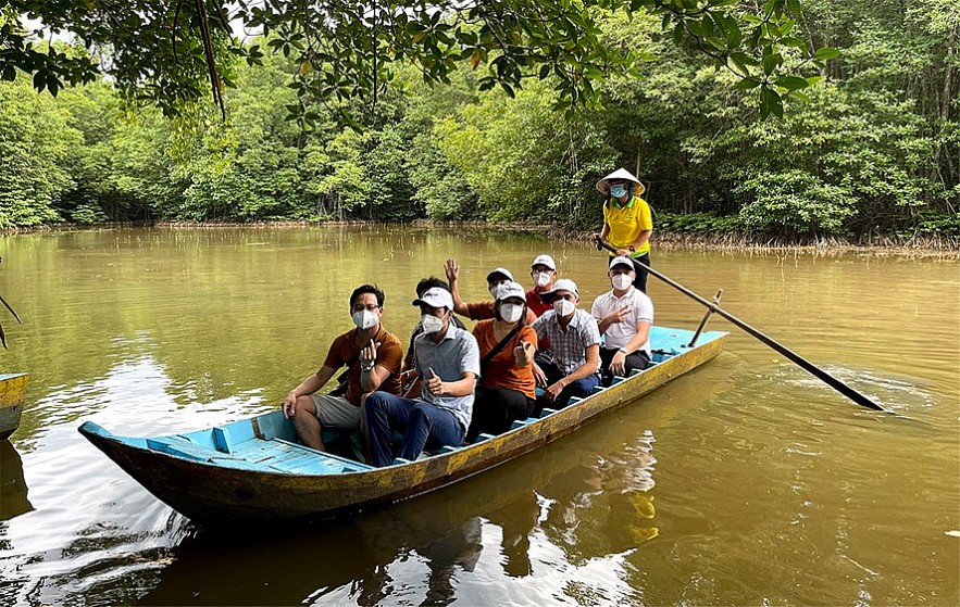 Tourists from Ho Chi Minh City take tours to Cu Chi and Can Gio in October. Photo Tourists from Ho Chi Minh City take tours to Cu Chi and Can Gio in October. Photo
