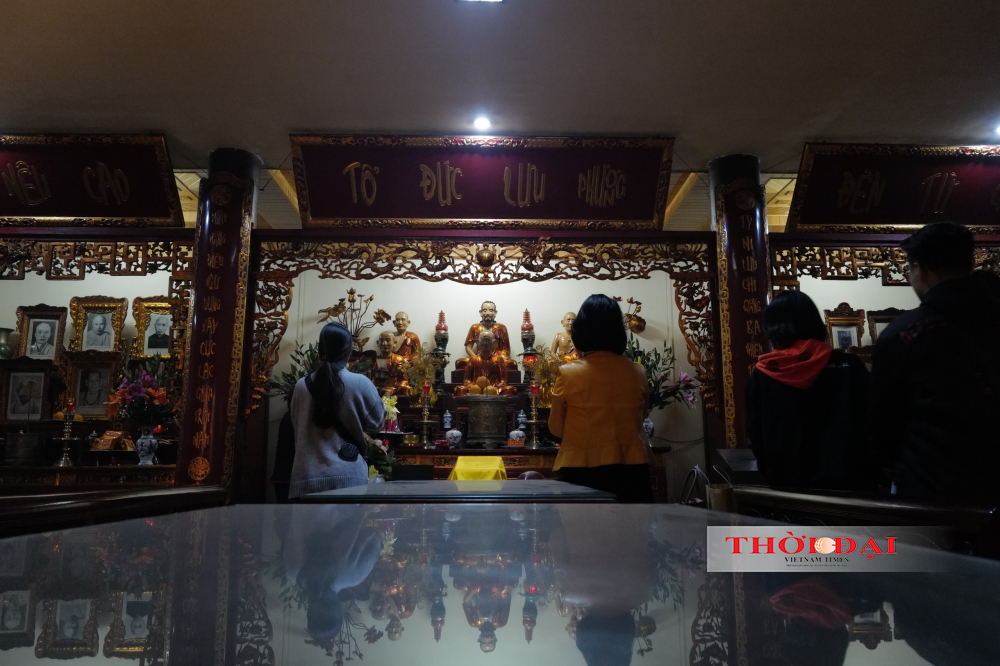 Chùa Quán Sứ yên bình, phủ Tây Hồ chen lấn trong ngày đầu tháng Chạp Chùa Quán Sứ yên bình, phủ Tây Hồ chen lấn trong ngày đầu tháng Chạp