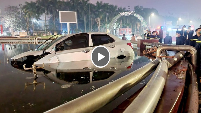 Toàn cảnh vụ xe ô tô chỗ mất lái đâm thẳng vào đài phun nước tại Thái Nguyên Toàn cảnh vụ xe ô tô chỗ mất lái đâm thẳng vào đài phun nước tại Thái Nguyên