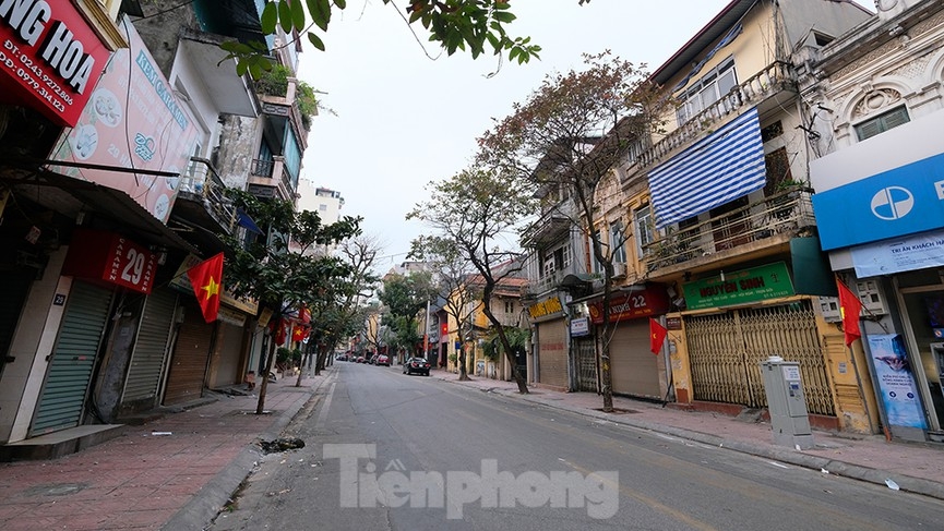Khoảnh khắc Hà Nội yên bình sáng mùng 1 Tết Tân Sửu