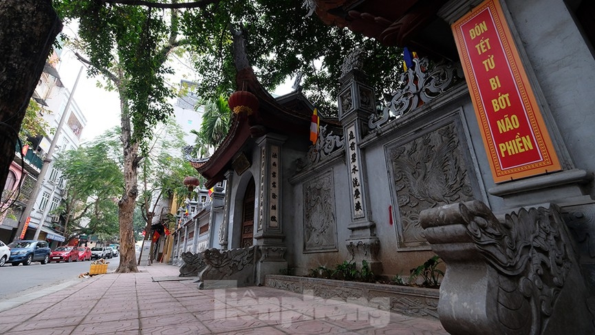 Khoảnh khắc Hà Nội yên bình sáng mùng 1 Tết Tân Sửu