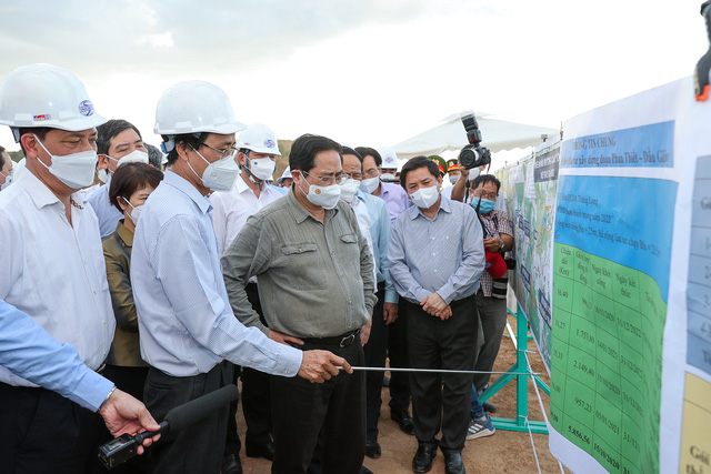 Cao tốc Bắc- Nam: Con đường mùa xuân - Ảnh 2. Cao tốc Bắc- Nam: Con đường mùa xuân - Ảnh 2.