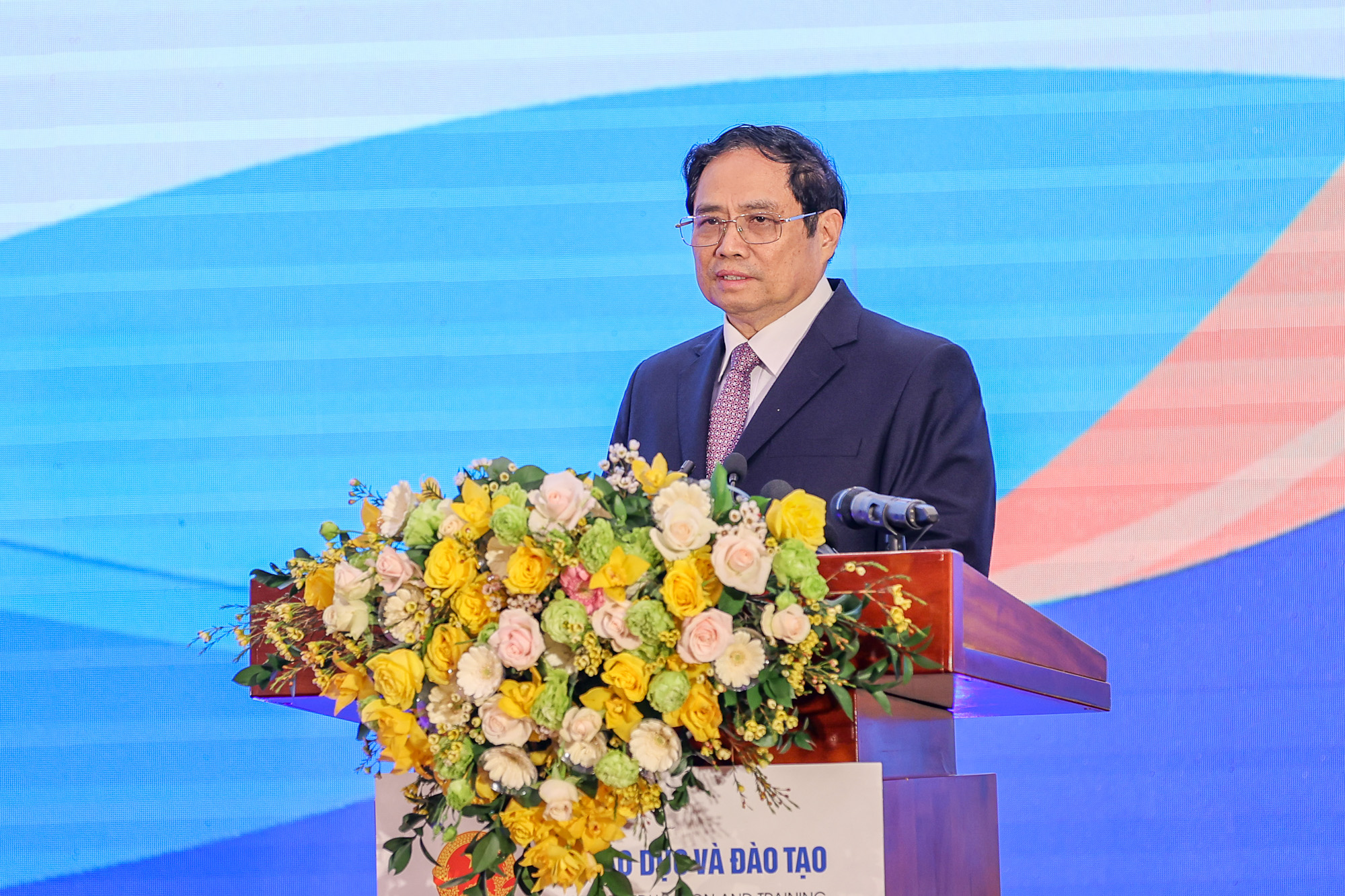 Thủ tướng Phạm Minh Chính: Chăm sóc, bảo vệ tốt nhất trẻ em không chỉ vì tương lai đất nước - Ảnh 1.