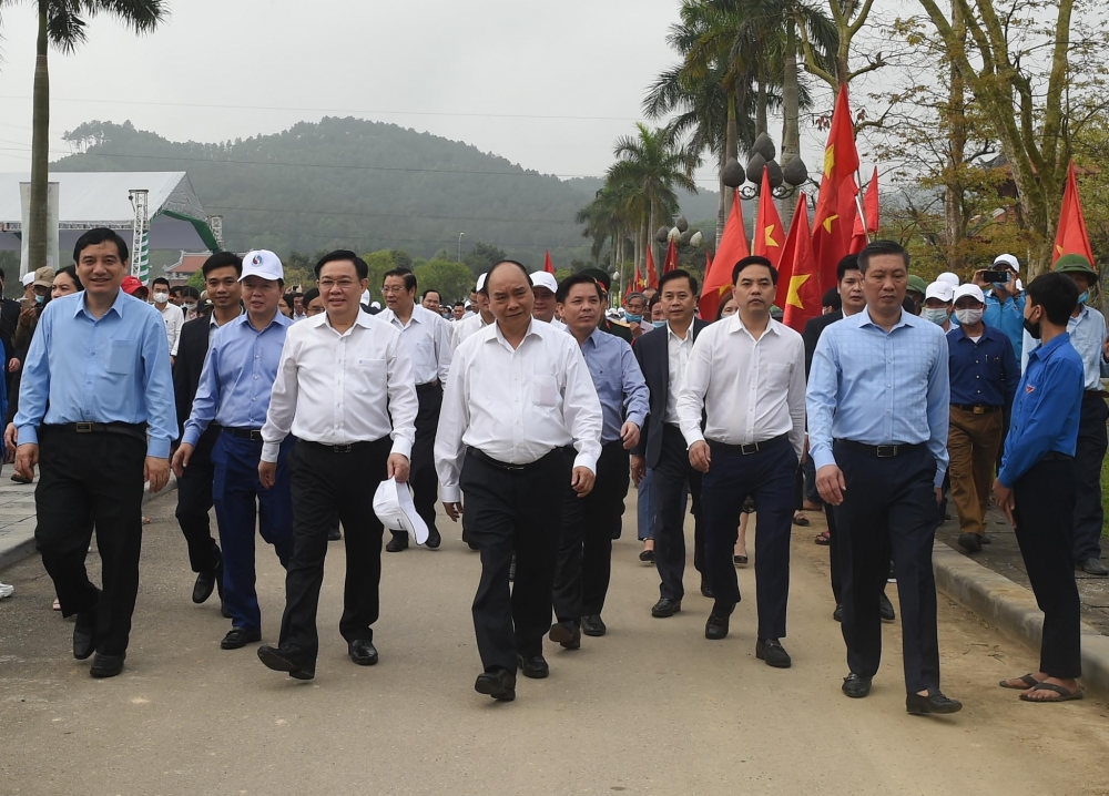 Chùm ảnh: Thủ tướng dự Lễ hưởng ứng chương trình trồng 1 tỷ cây xanh Chùm ảnh: Thủ tướng dự Lễ hưởng ứng chương trình trồng 1 tỷ cây xanh