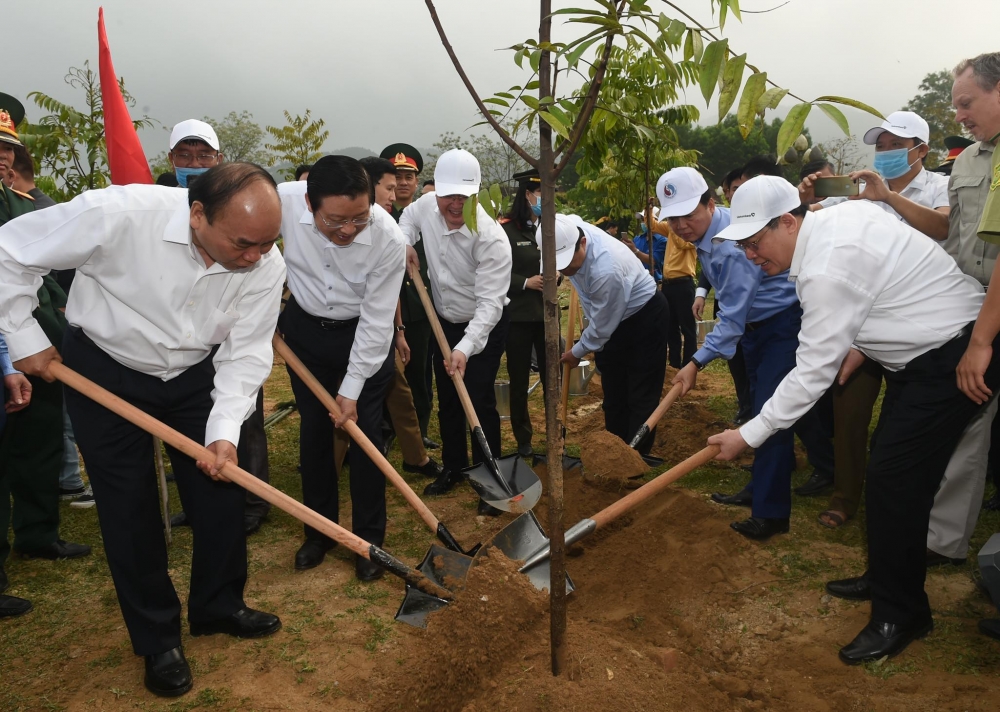 Chùm ảnh: Thủ tướng dự Lễ hưởng ứng chương trình trồng 1 tỷ cây xanh Chùm ảnh: Thủ tướng dự Lễ hưởng ứng chương trình trồng 1 tỷ cây xanh