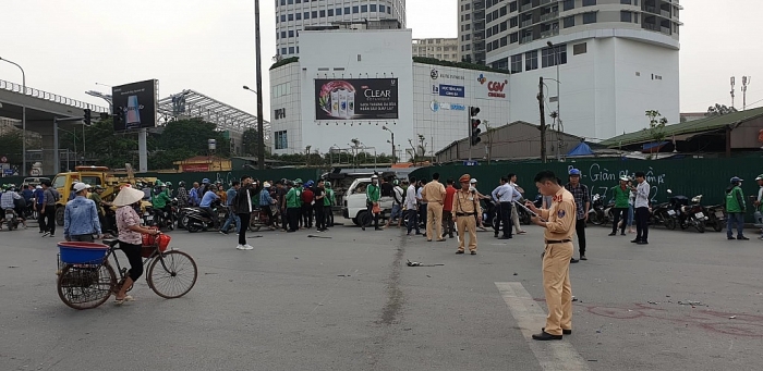 Danh tính 4 nạn nhân vụ Mercedes gây tai nạn ở gầm cầu vượt Mai Dịch danh tinh 4 nan nhan vu mercedes gay tai nan o gam cau vuot mai dich