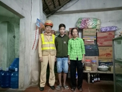 video xe tai co tinh di nguoc chieu tren cao toc ha noi bac giang bi chot csgt bat qua tang